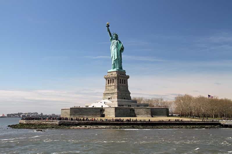 NYC: Statue of Liberty Tour with Pedestal Access and Ferry