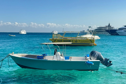 Sea taxi to Magawish island by speedboat