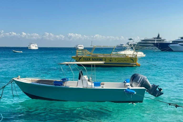Sea taxi to Magawish island by speedboat