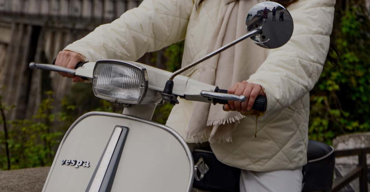 Afbeelding 13 van Taormina: White Lotus fotoshoot op vintage Vespa