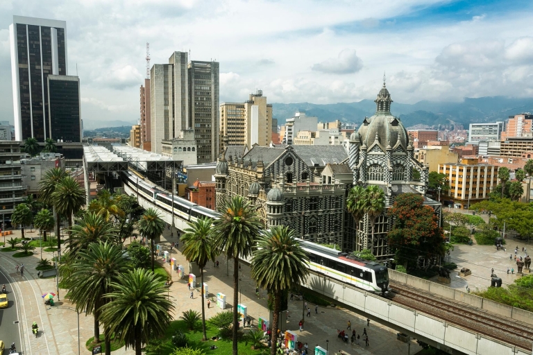 Visite à pied partagée de Medellin Billet de métro inclus