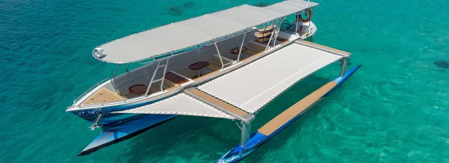 The Vanilla tour of Taha'a in a comfortable outrigger canoe