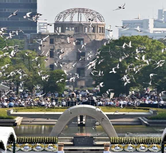 Hiroshima: Private Tour with Miyajima Island & Driver