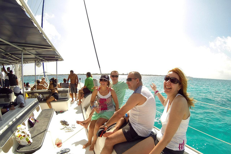 Isla mujeres 7 heures de catamaran avec plongée en apnée