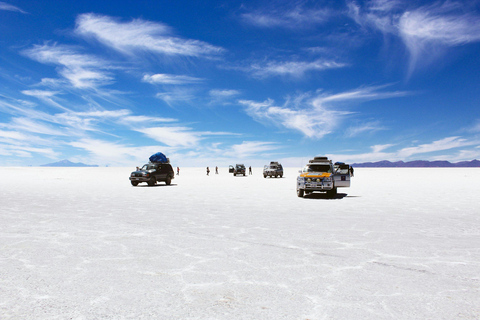 Da La Paz: Tour di 2 giorni delle Saline di Uyuni con trasferimenti in autobus