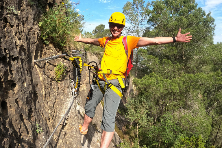 Via ferrata i Enguera med en 80 meter hög broreservation