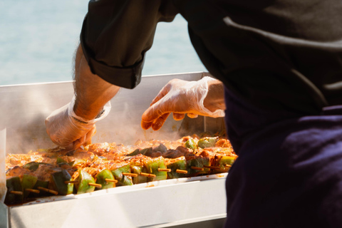 Grau‑du‑Roi: Catamaran evening with grilled dinner and DJ