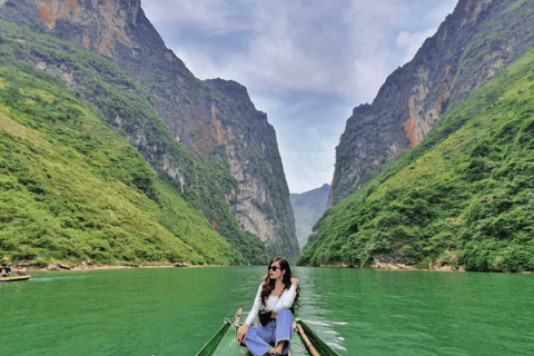 Hanoi: Ha Giang Loop Adventure by Car, Motorbike or Jeep Car Tour with Hotel Stay