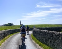 Burdeos, ST-Emilion Vineyards Tour de bicicleta electrónica con vino y almuerzo - Housity