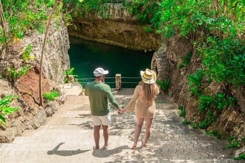 Cancun: Excursion to 2 Cenotes with Lunch and Transportation
