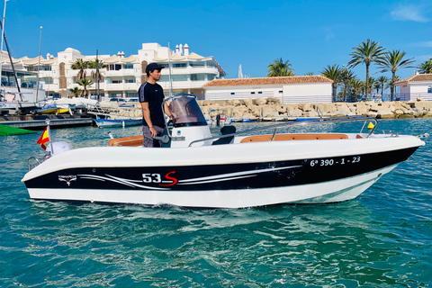 Benalmádena: Boat Rental without License 30 mint trimarchi
