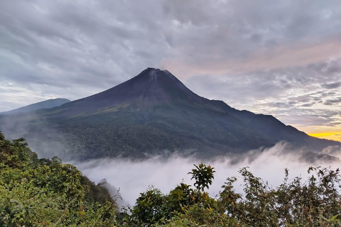 Yogyakarta:Mount Merapi Night Lava Flow or Sunrise Hike Tour Sunrise & Lava Flow View