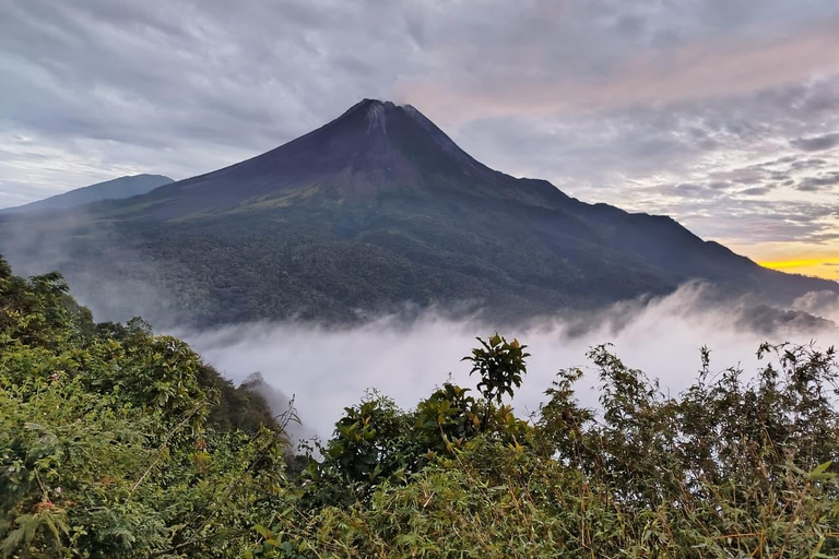 Yogyakarta:Mount Merapi Night Lava Flow or Sunrise Hike Tour Sunrise & Lava Flow View