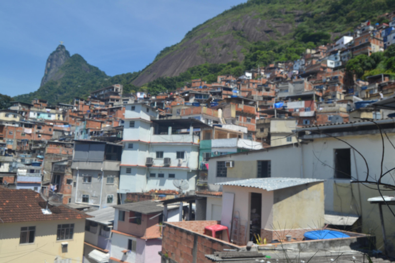 Rio de Janeiro: Santa Marta Favela Tour with BBQ & Samba