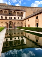 Granada、Alhambra、Nasrid Palacesは、チケット付きのツアーをガイドしました - Housity