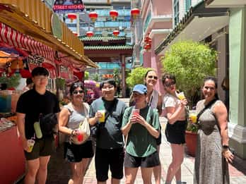 Manila Street Food and Drinks with Tuktuk Experience