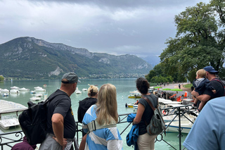 Annecy: Old Town Guided Walking Tour & Scenic Lake Cruise