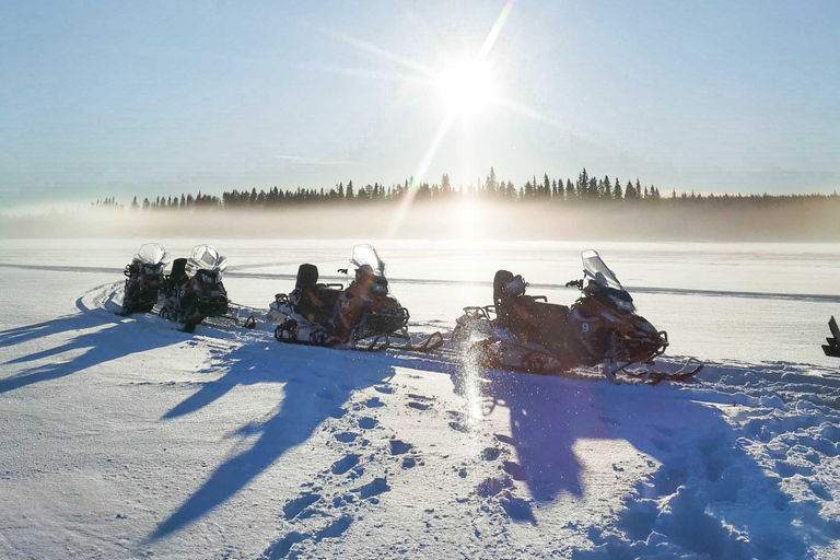 Rovaniemi: Schneemobilfahren und Eisfischen