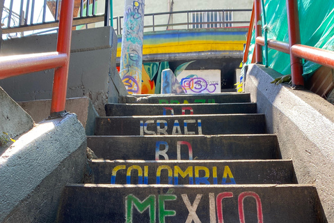 City Tour + Comuna 13 Medellín: Plaza Botero, Metro Cable, Pueblito Paisa. City Tour + Comuna 13 Medellín: Plaza Botero, cable car, Pueblito Paisa.