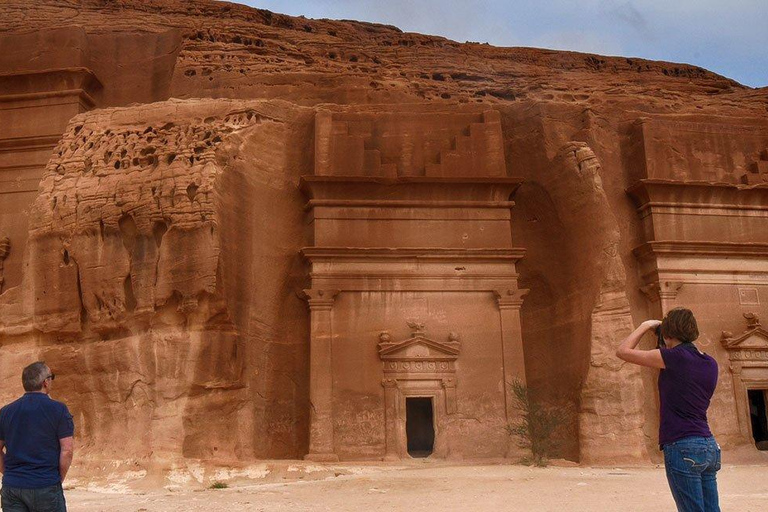 Ausgefallene Tour durch Hegra in einem alten Landrover