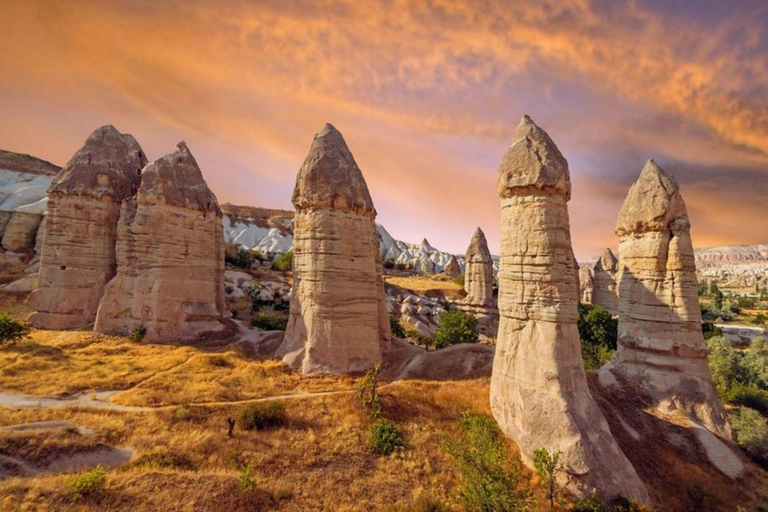 Cappadocië: Rode rondleiding (inclusief lunch, gids, entreegelden)