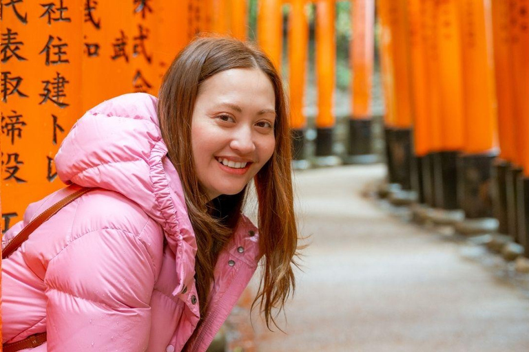 Kyoto: Fushimi Inari Shrine Private Photoshoot