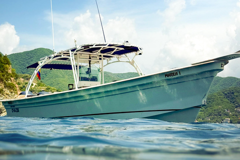 Explore local beaches in Santa Marta with snorkeling and lunch Tour of local beaches in Santa Marta with snorkeling and lunch