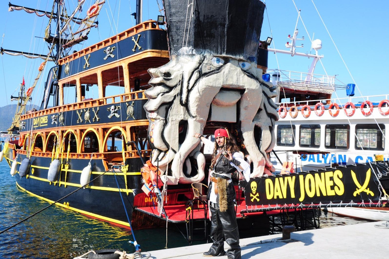 Marmaris: Pirate Cruise with Lunch & Hotel Pickup With Hotel Transfer & Alcoholic Drinks