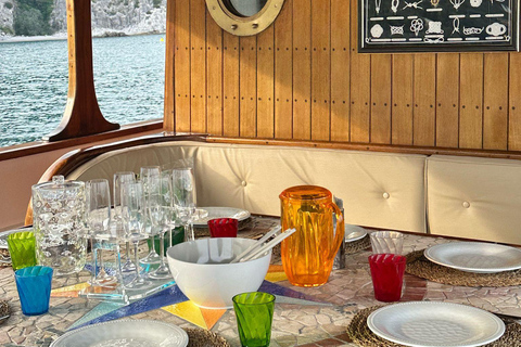 Ischia Island Boat Tour with Local Lunch and Swimming