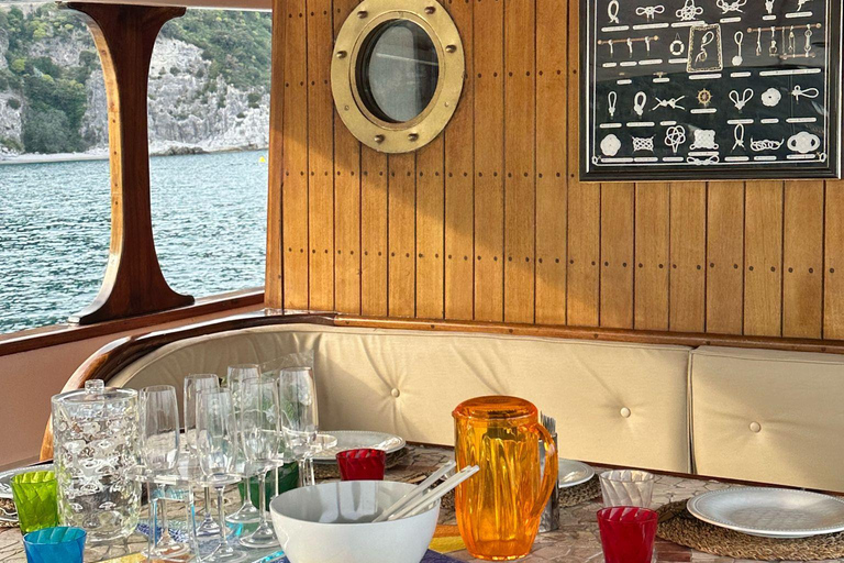 Ischia Island Boat Tour with Local Lunch and Swimming