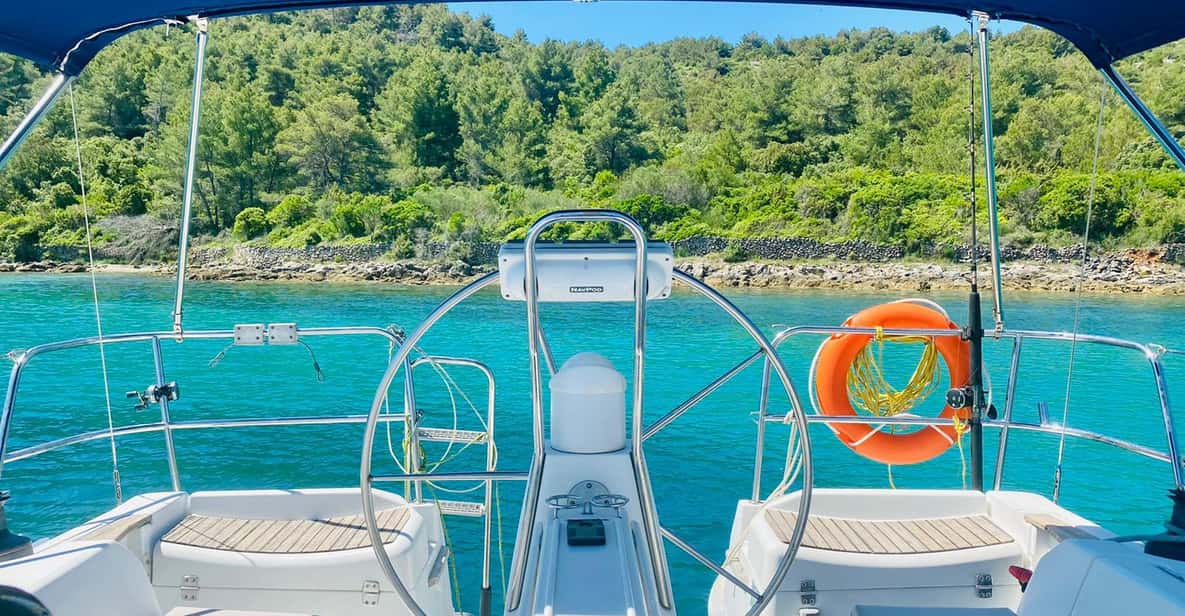 Afbeelding 5 van Zadar: luxe dagzeiltocht op jacht met lunch en drankjes