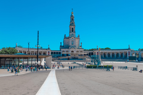 Desde Lisboa: Fátima, Nazaré y Sintra - Tour guiado por 3 ciudadesTour en francés