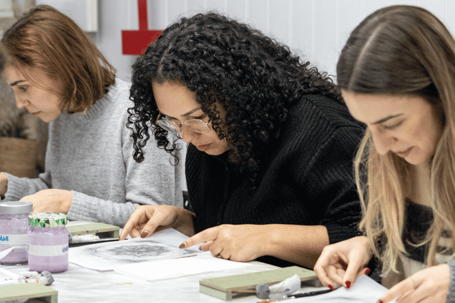 Porto: Kachelmalerei-Workshop mit Porto-Wein - Bainharia. Foto: GetYourGuide Porto: Kachelmalerei-Workshop mit Porto-Wein - Bainharia. Foto: GetYourGuide