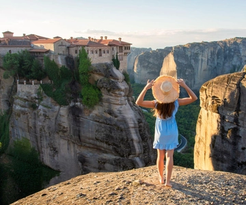 From Athens: Meteora Monasteries and Hermit Caves Tour