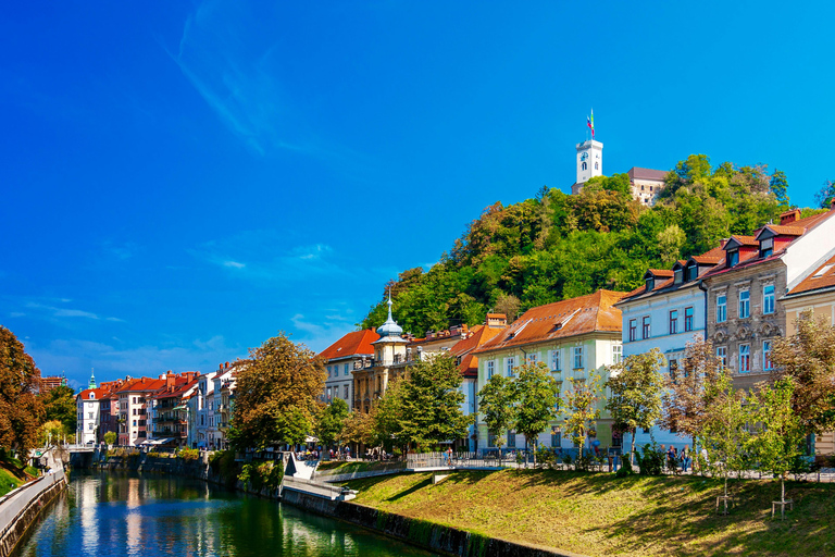 Circuit de Zagreb à Ljubljana et au lac de BledVisite de Zagreb à Ljubljana et du château de Bled