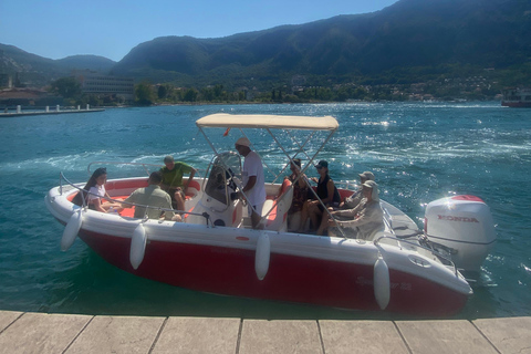 Kotor: Tour durch die Blaue Höhle und den Golf mit dem Schnellboot
