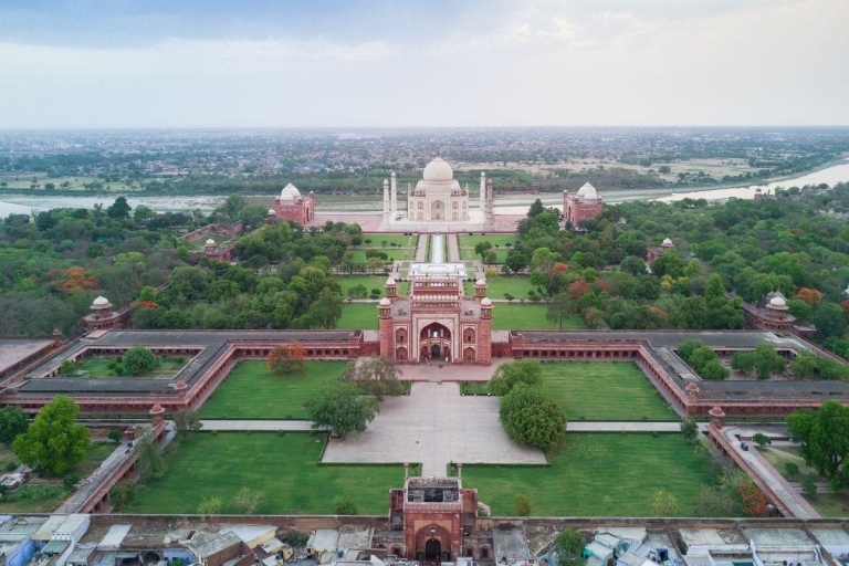 Au départ de Delhi : visite du Taj Mahal en train super rapide (formule tout compris)Circuit privé tout compris en autocar de 1ère classe