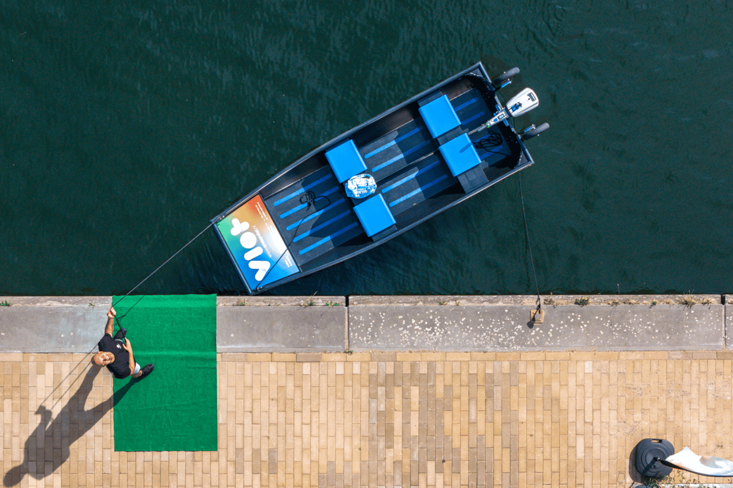 Sjálfsleiga á rafbáti