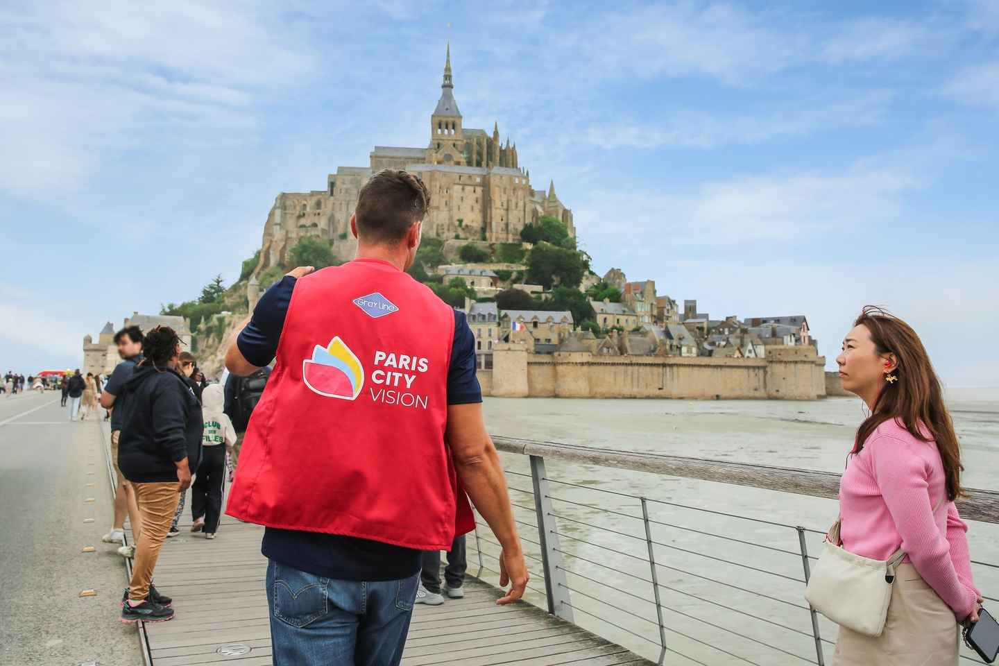 From Paris: Mont Saint-Michel Tour with Hotel Pickup Service
