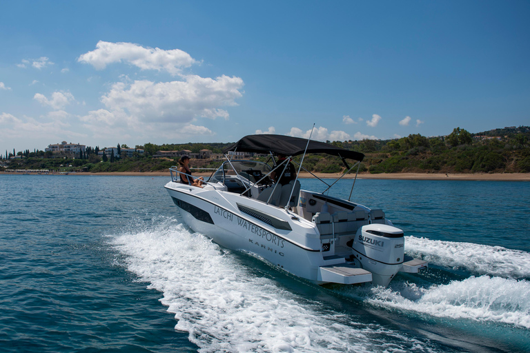 Cipro: Noleggio di una barca con attrezzatura per lo snorkeling