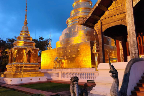 Chiang Mai: Old City Walking Tour with Temples & History Small Group Without Entry Fees