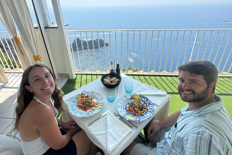 Pompeii & Amalfi Coast Shared/Private tour - Optional Lunch Salerno:Semiprivate with lunch