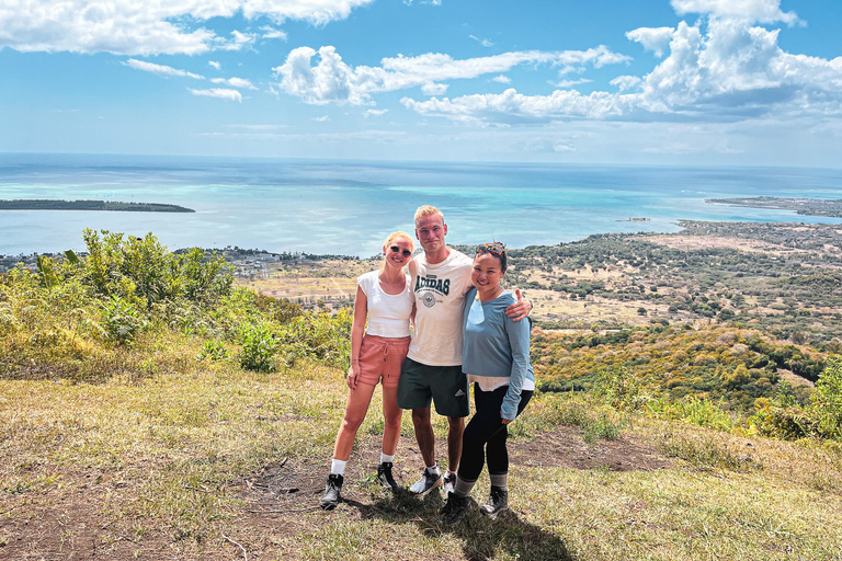 Chamarel: Wędrówka o zachodzie słońcaChamarel: Wędrówka górska o zachodzie lub wschodzie słońca