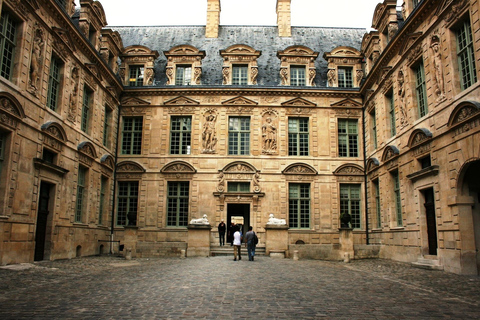 Paris: Le Marais Highlights Guided Small Group Walking Tour