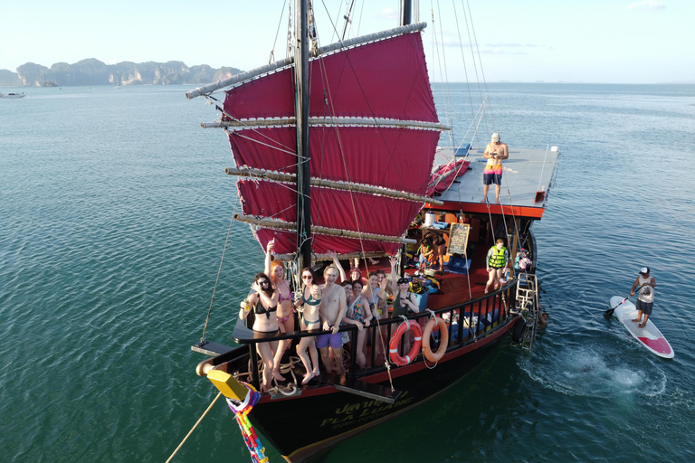 KRABI : Croisière privée avec plongée en apnée au coucher du soleil sur un bateau jonque (cocktail)