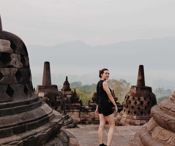 Yogyakarta: Borobudur Sunset Climb Up Shared Guided Tour