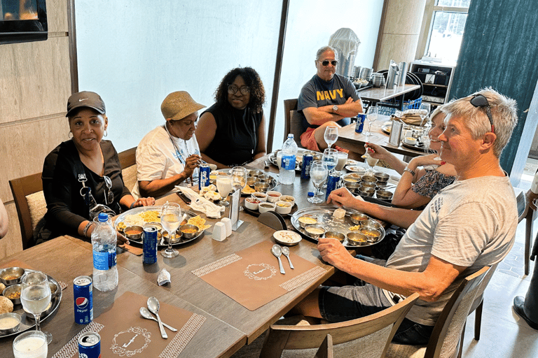 Tour per crocieristi a Mumbai Tour della città in gruppo con pranzoTour per crocieristi a Mumbai con tour della città e pranzo