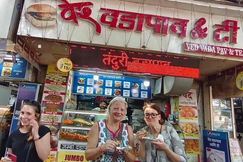 Mumbai: Best Steet Food Tour & Evening Market with a Local