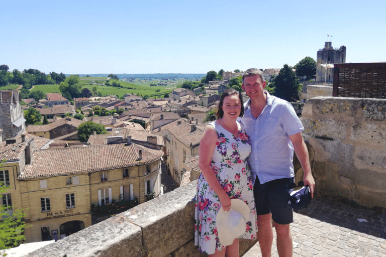 Au départ de Bordeaux : visite guidée de dégustation de vins de Saint-Emilion