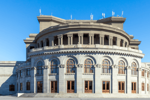 Walking City Tour in Yerevan with Brandy, 5 Wines & Bread